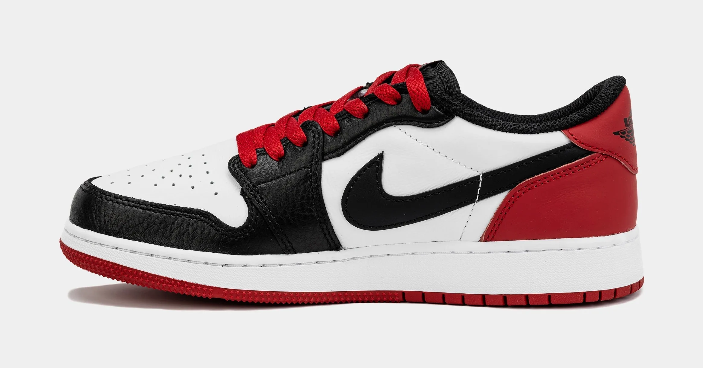 Air Jordan 1 Retro Low OG Black Toe Grade School Lifestyle Shoes (White/Red) Asics Metarun Shoes