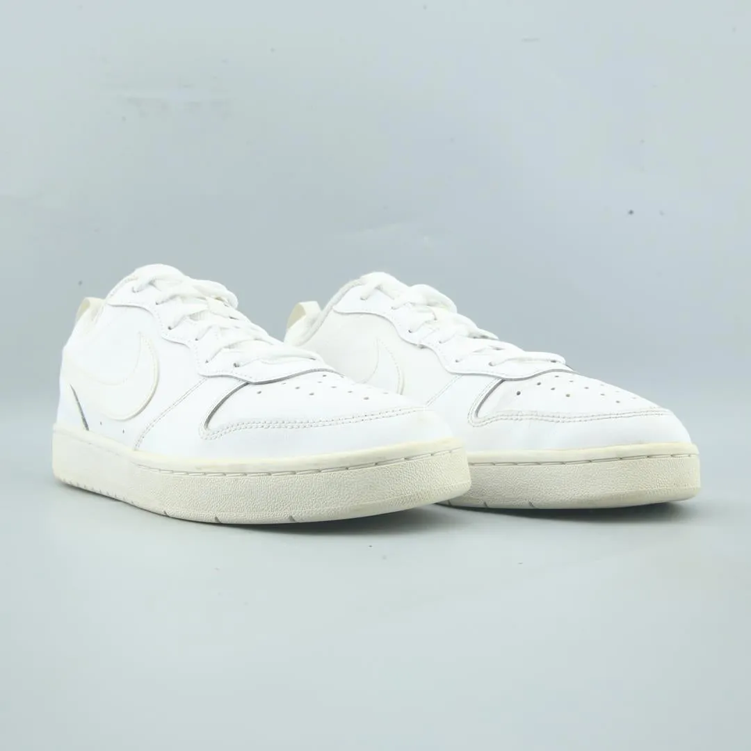 Dress Shoes With Casual Clothes NIKE COURT BOROUGH 2