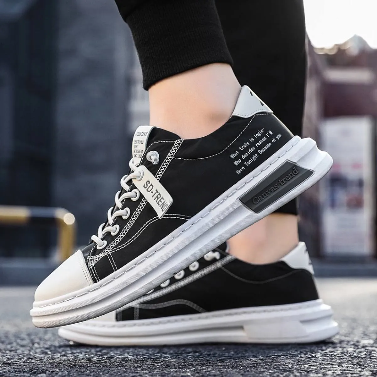 Paris Flats Shoes Men Sneakers Fashion Soft Leather Breathable Rubber Sole Round Toe Lace Up Flat Casual Shoes Street Style Sports Shoes Travel Walking Shoes