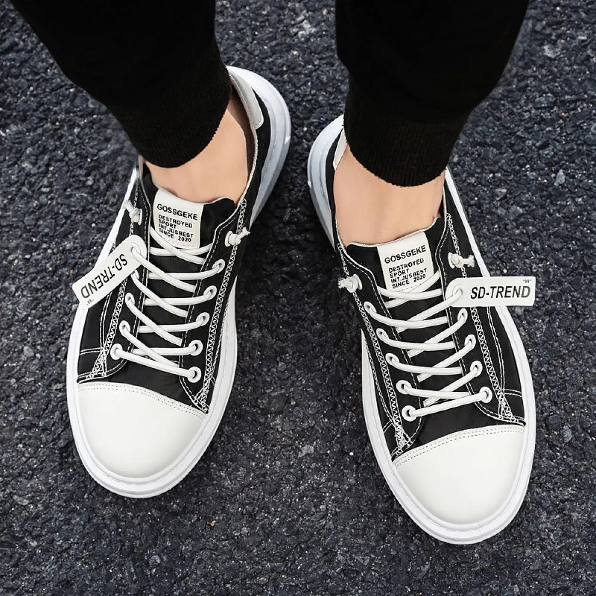 Stretchy Flat Shoes Men Sneakers Fashion Soft Leather Breathable Rubber Sole Round Toe Lace Up Flat Casual Shoes Street Style Sports Shoes Travel Walking Shoes