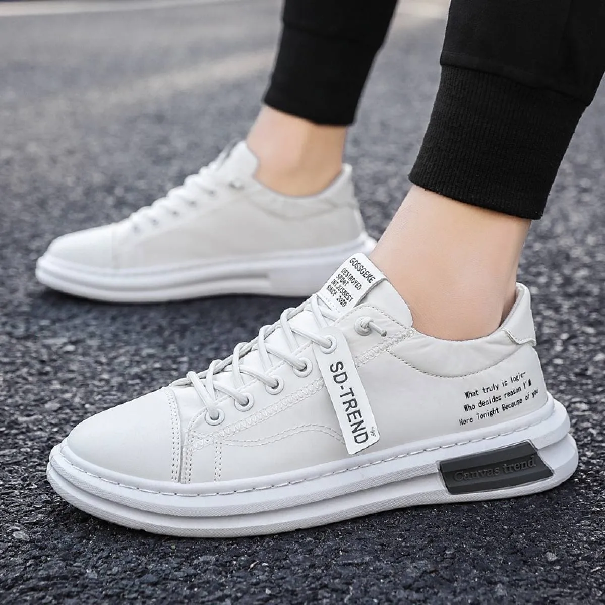 Men Sneakers Fashion Soft Leather Breathable Rubber Sole Round Toe Lace Up Flat Casual Shoes Street Style Sports Shoes Travel Walking Shoes Straw Flat Shoes