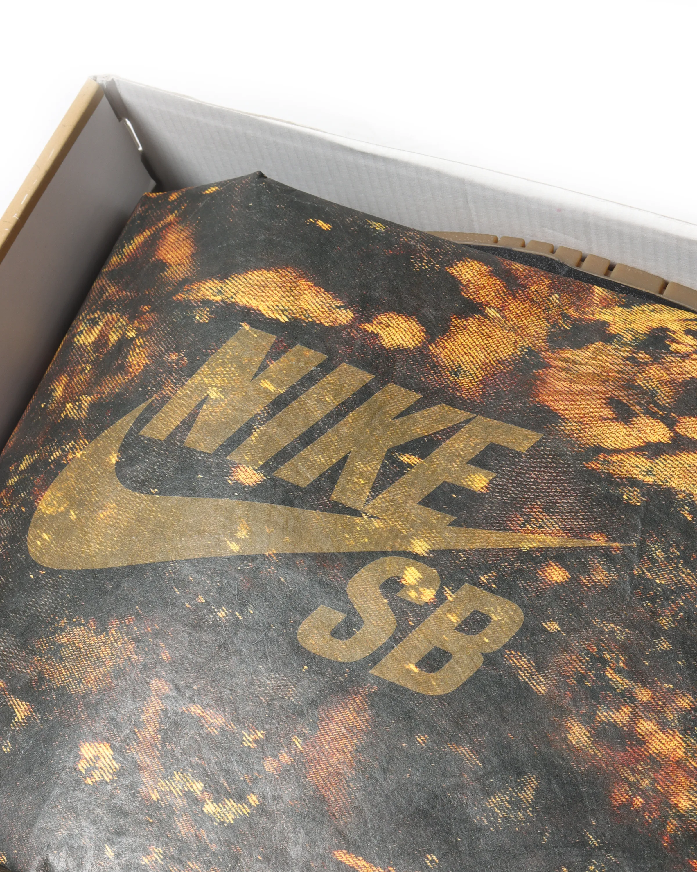 Dunk SB Low "Pushead 2" Asics Magic Speed 3 Running Shoes