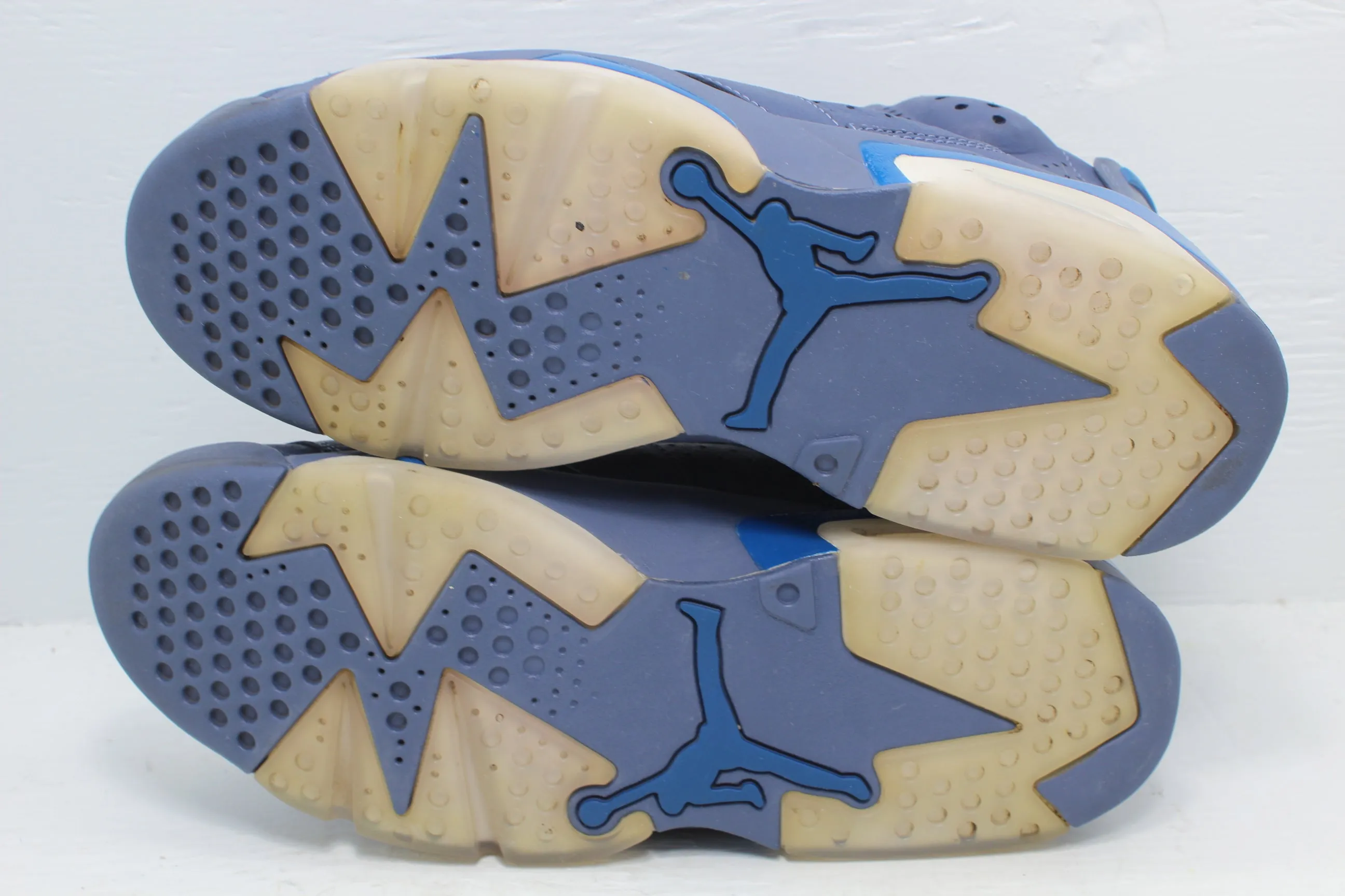 Asics Upcourt 6 Shoes Nike Air Jordan 6 Diffused Blue