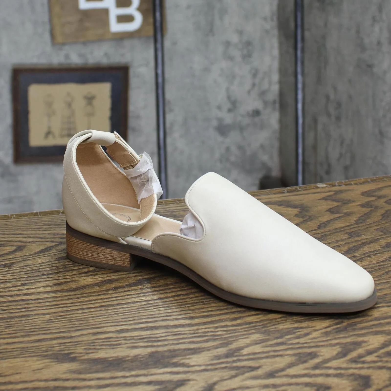 Flat Interview Shoes Journee Collection Amputee Replacement Left Shoe Only Flats Ivory Off White 8W
