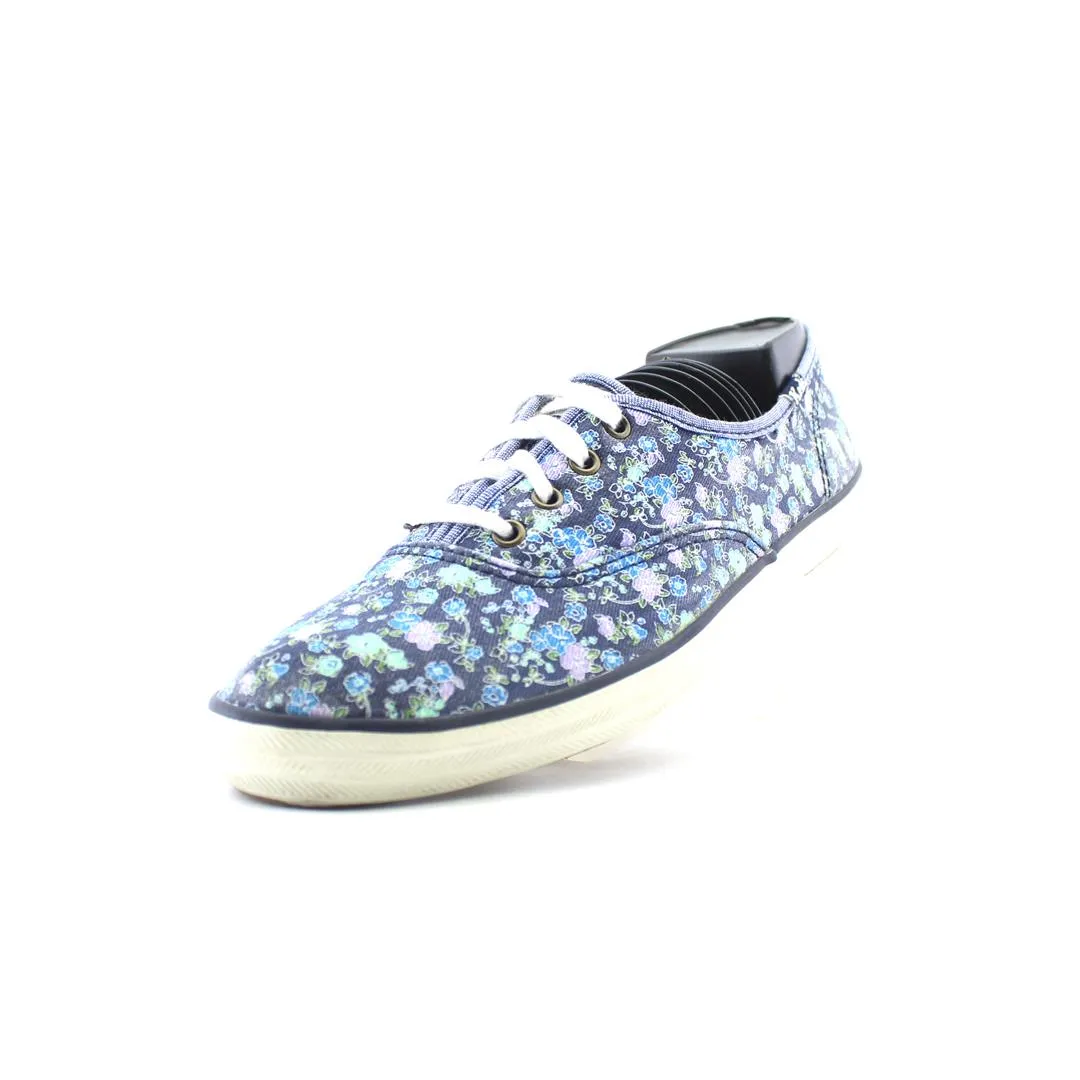 15. NULL KEDS FLORAL CANVAS