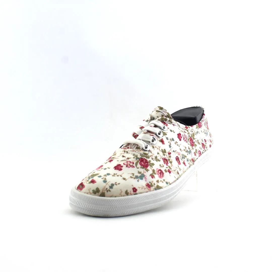 KISS LEISS . Exclusive Jordan Sneakers