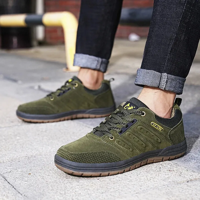 Men Outdoor Casual Flat Shoes Classic Style Hiking Shoes Wear Resisting Anti-Skid Walking Middle Aged Male Jeans Footwear Winter Go Outdoors Climbing Shoes