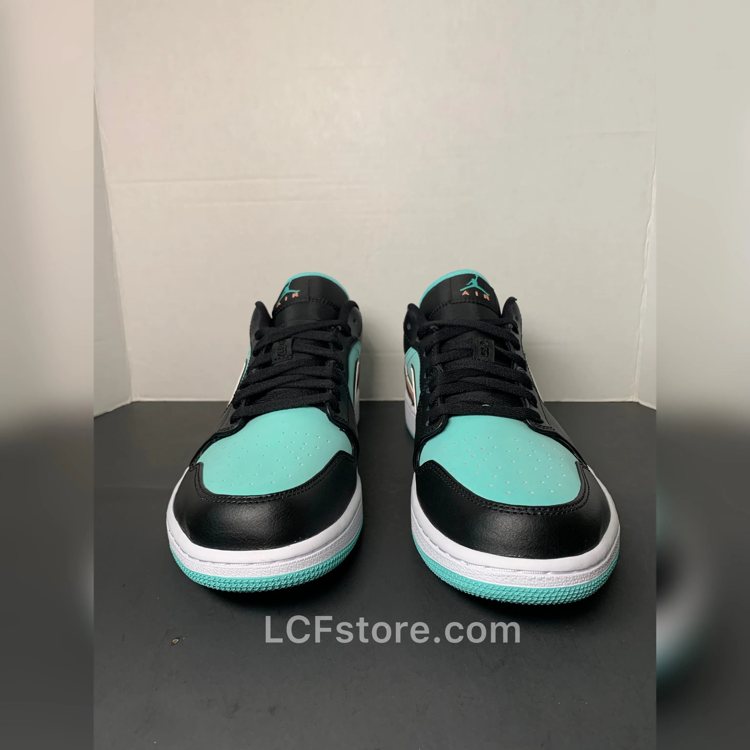 Asics Walking Shoes Gore Tex Nike Air Jordan 1 Low SE "Tropical Twist"