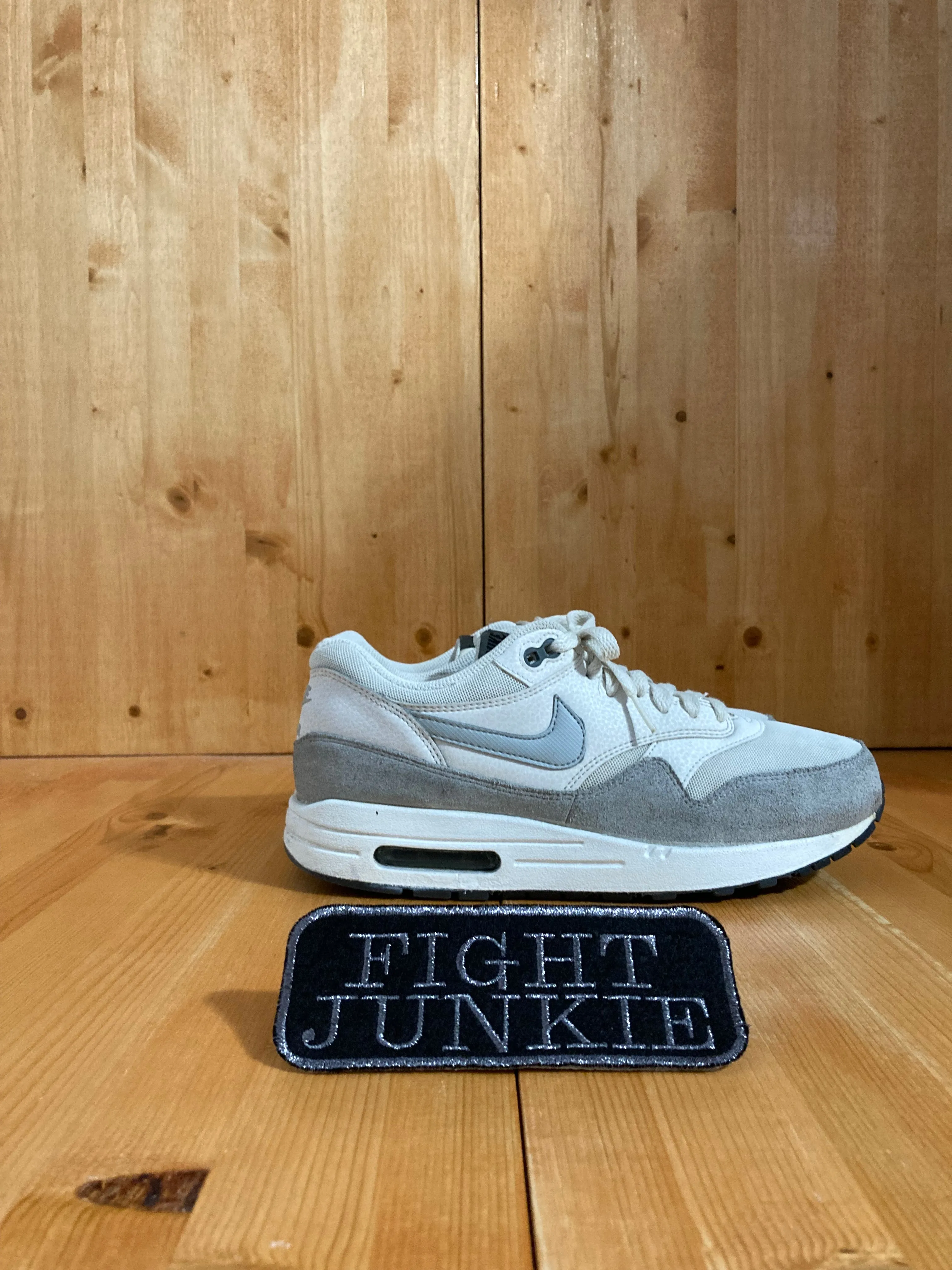 NIKE AIRMAX 1 ESSENTIAL Women Size 10 Shoes Sneakers White & Gray 599820-111 Asics Best Cushioning Shoes