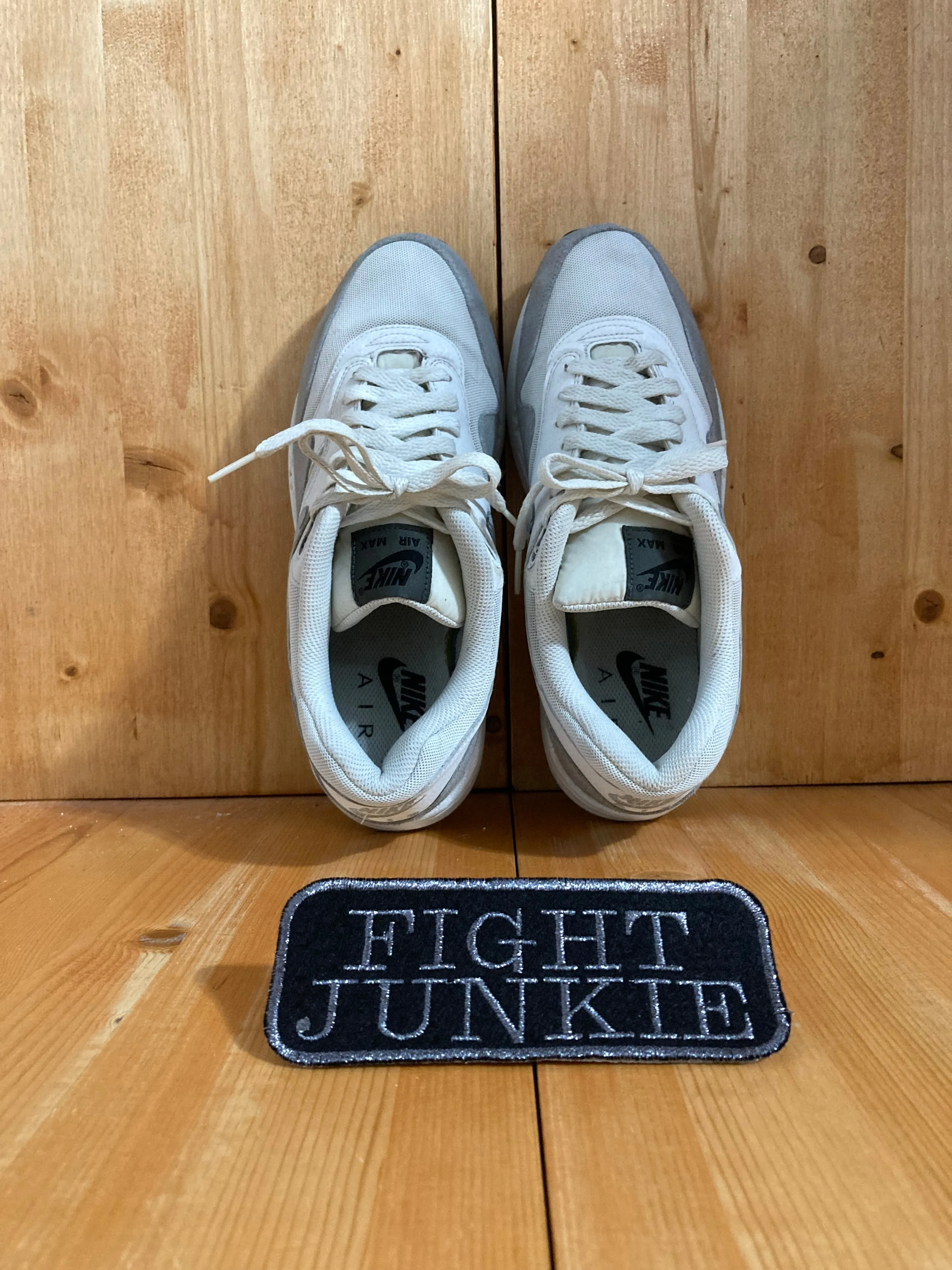 Asics Gel-rocket 9 1072a034-002 Volleyball Shoes NIKE AIRMAX 1 ESSENTIAL Women Size 10 Shoes Sneakers White & Gray 599820-111