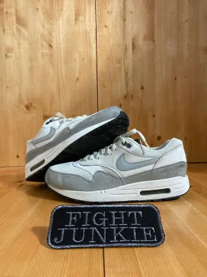 NIKE AIRMAX 1 ESSENTIAL Women Size 10 Shoes Sneakers White & Gray 599820-111 Asics Cheerleading Shoes