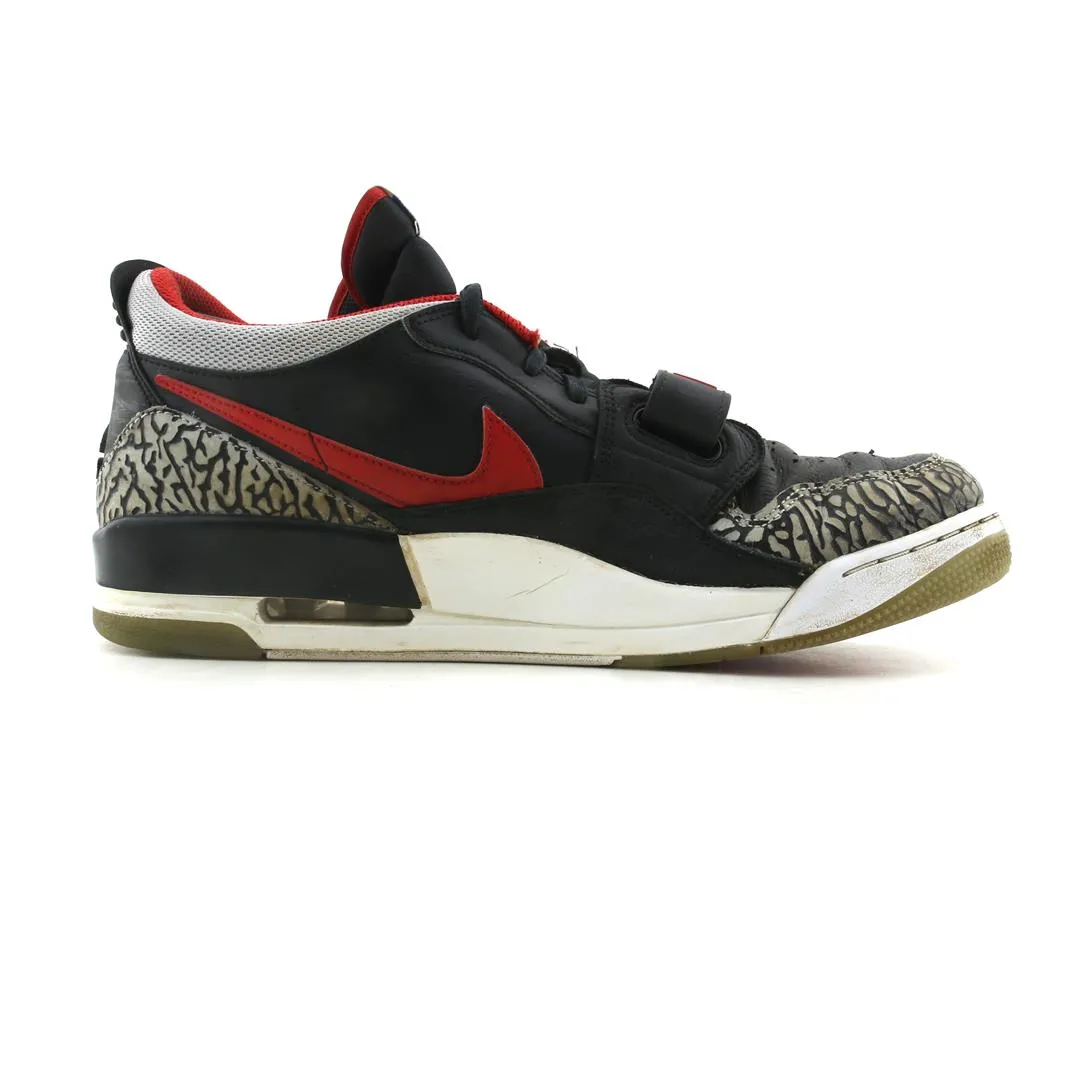 NIKE  JORDAN LEGACY 312 LOW Business Casual Shoe