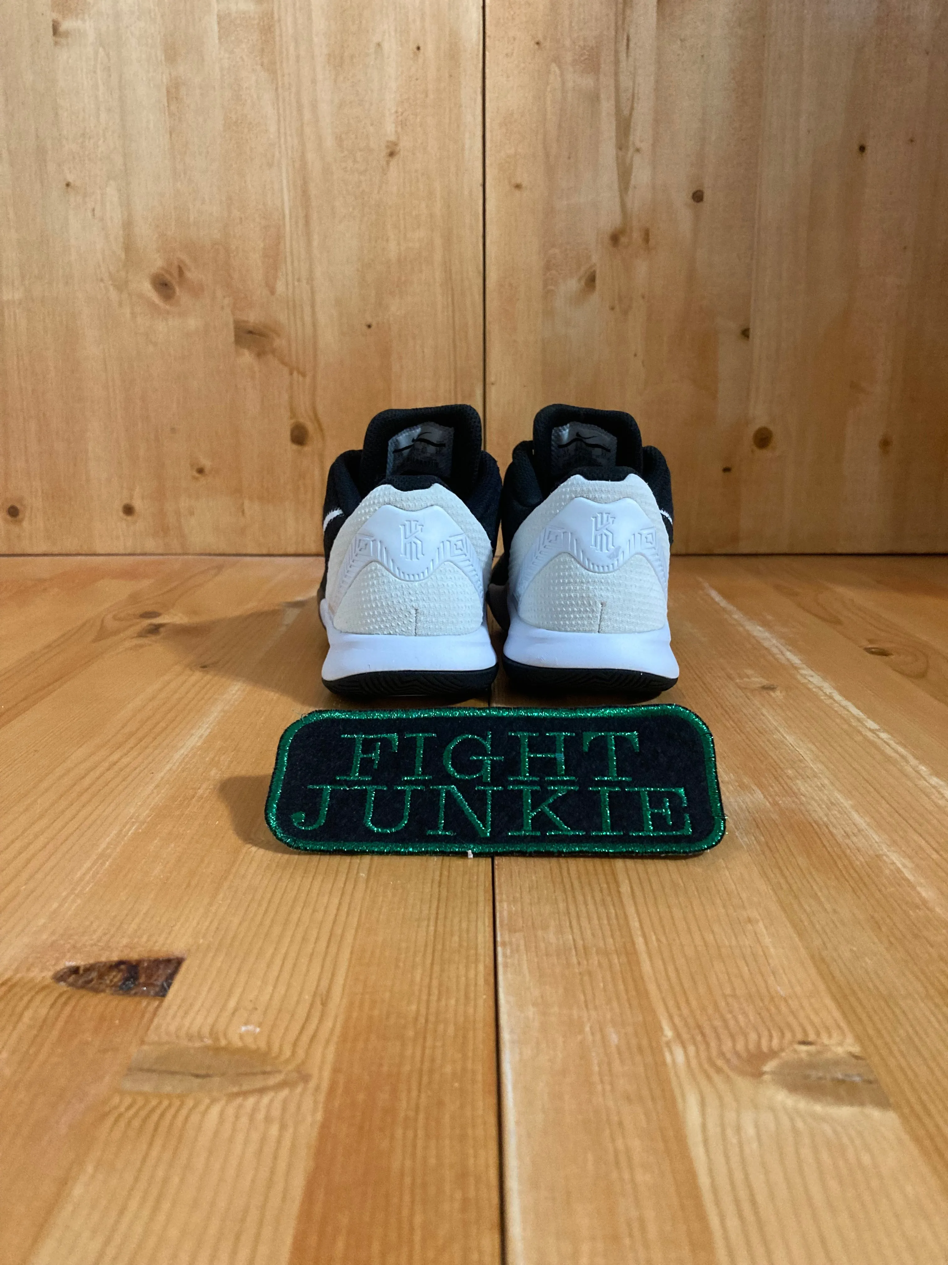 NIKE  KYRIE FLYTRAP II 2 Youth Size 3 Shoes Sneakers Black & White AQ3413-001 Asics Gel Kayano 27 Running Shoes