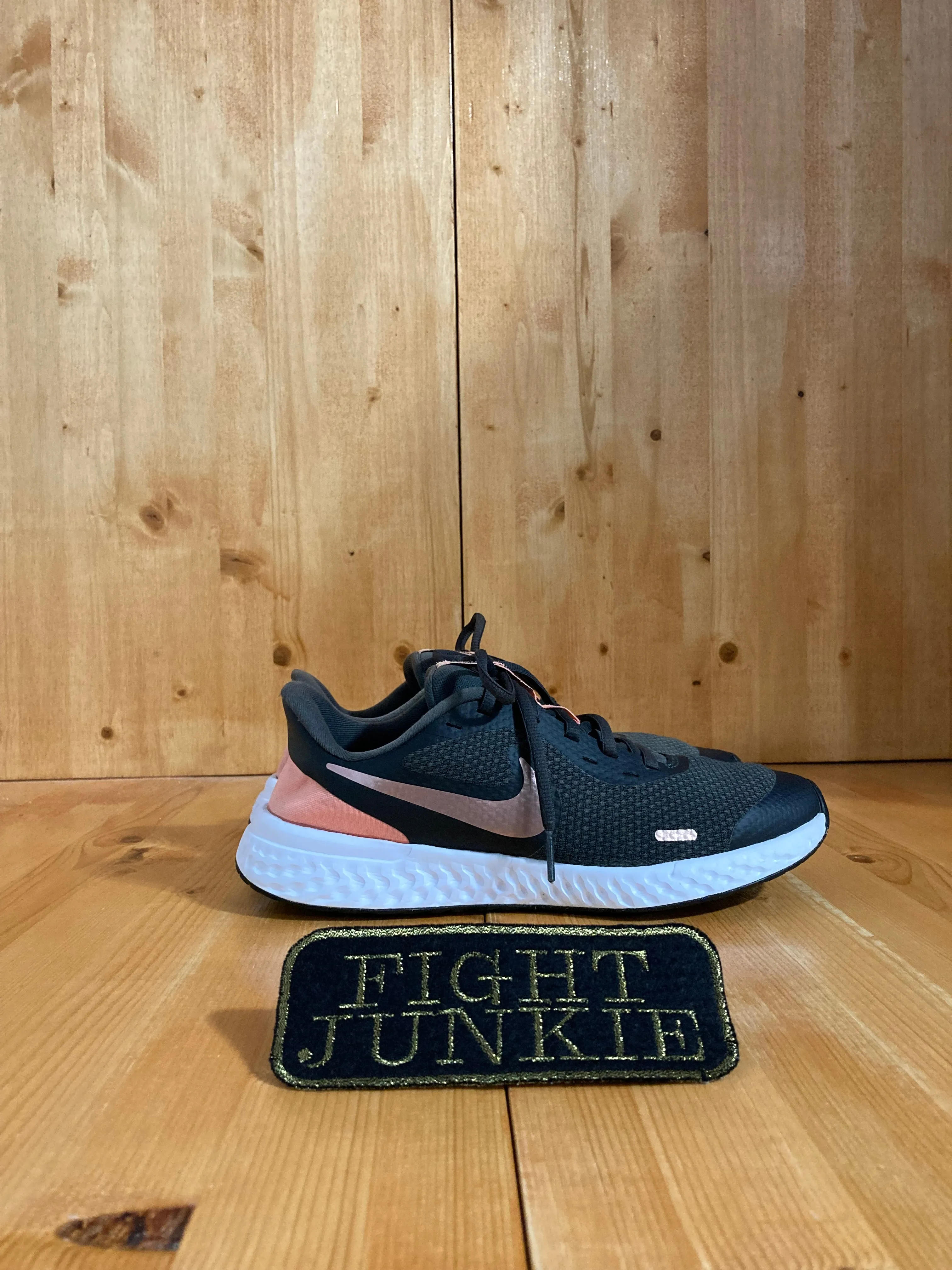 Asics Classic Running Shoes NIKE REVOLUTION 5 Youth Size 6.5Y Running Training Shoes Sneakers