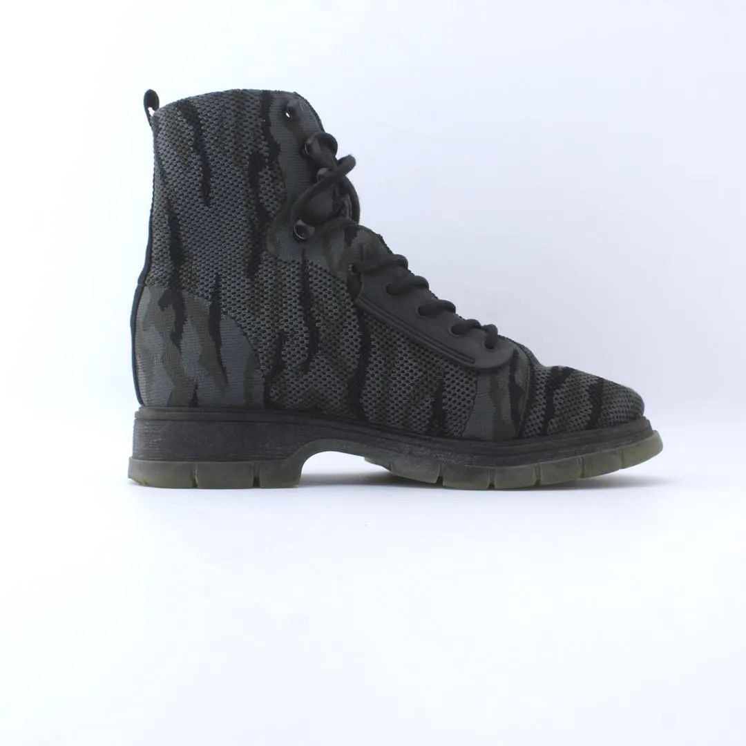 Casual Shoes With Pants MIXX .