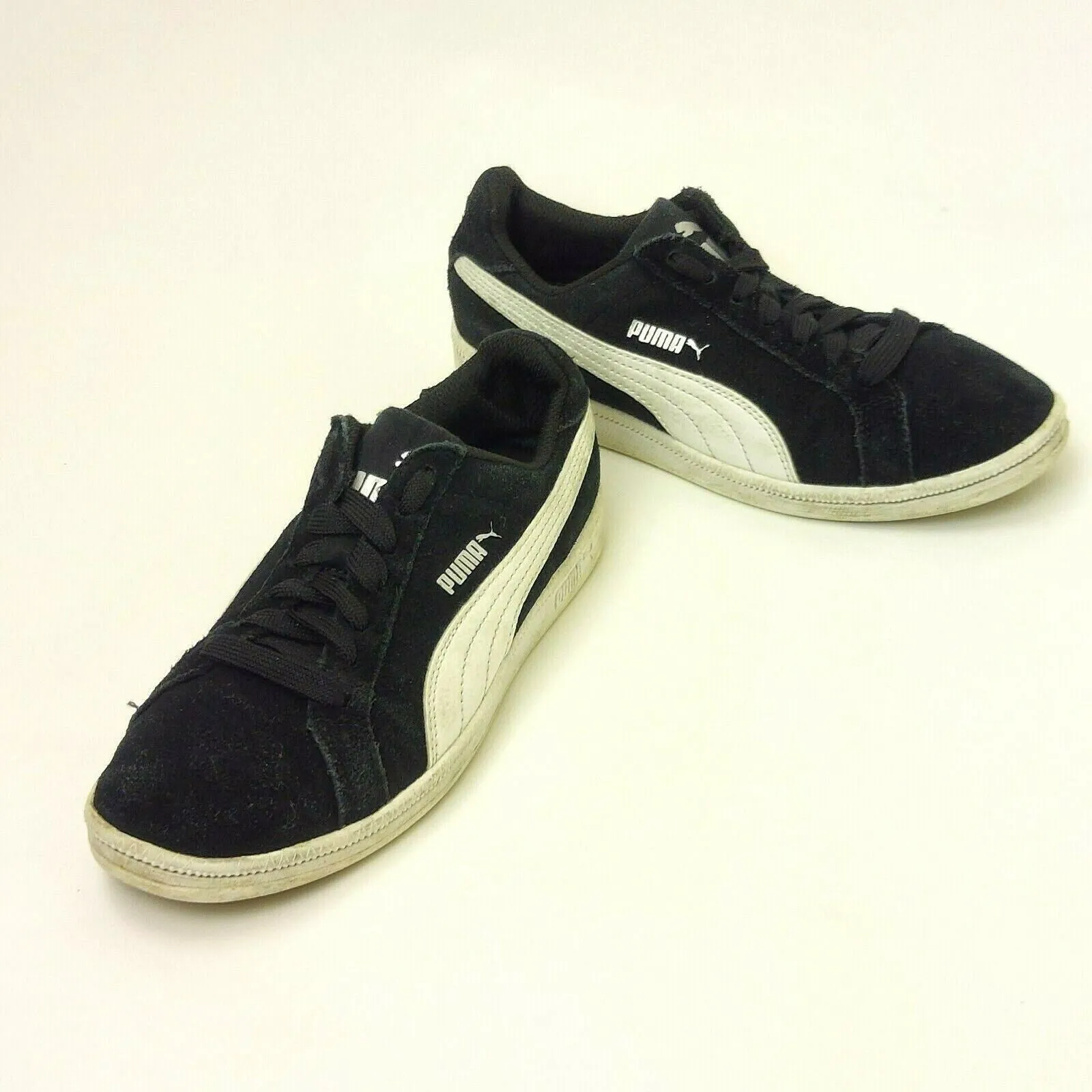Puma Smash Youth Black White Suede Athletic Comfort Walking Sneakers Size 4C Asics Turf Soccer Shoes