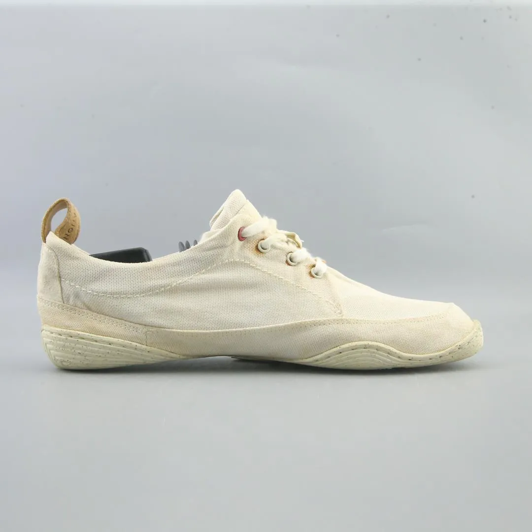 RE GENERATION  . Casual Under Armour Shoes