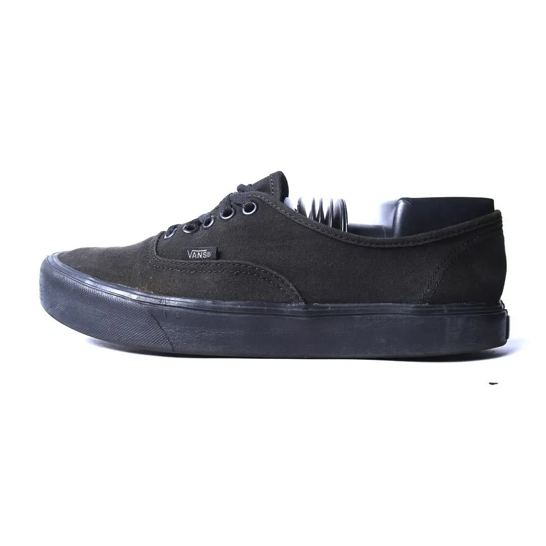 VANS AUTHENTIC UC Casual Shoes To Wear With A Suit