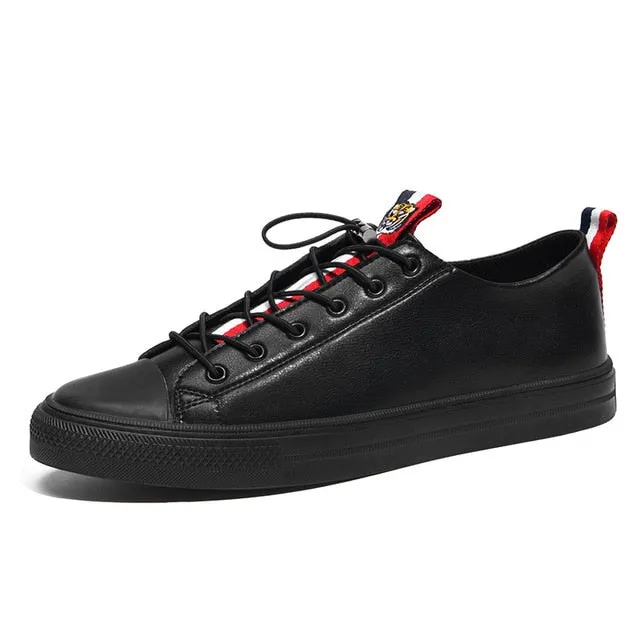 2018 Spring New Men Casual Shoes Breathable Wear Resistant Shoes Comfortable Summer White Round Toe Lace up Flat Snekaers Embellished Flat Bridal Shoes