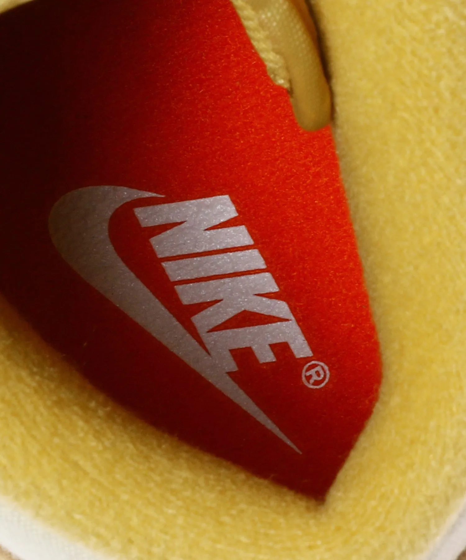 DUNK HI RETRO PRM Asics Gel Foundation 8 D Running Shoe