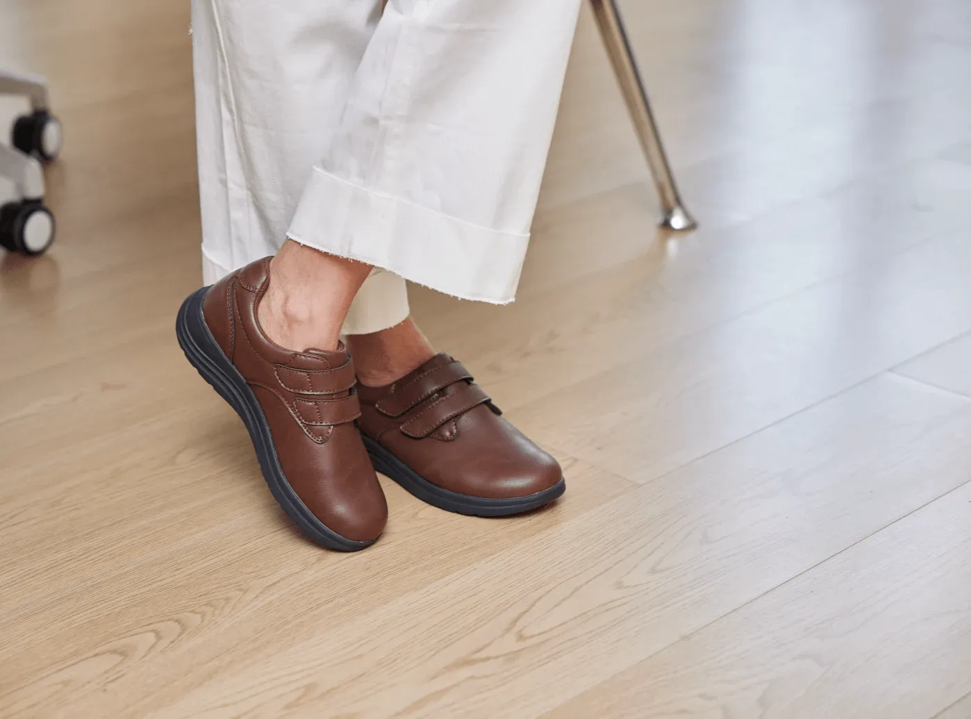 FitVille Women's BriskWalk Elite Dress Shoes V3 Waterproof Fell Running Shoes